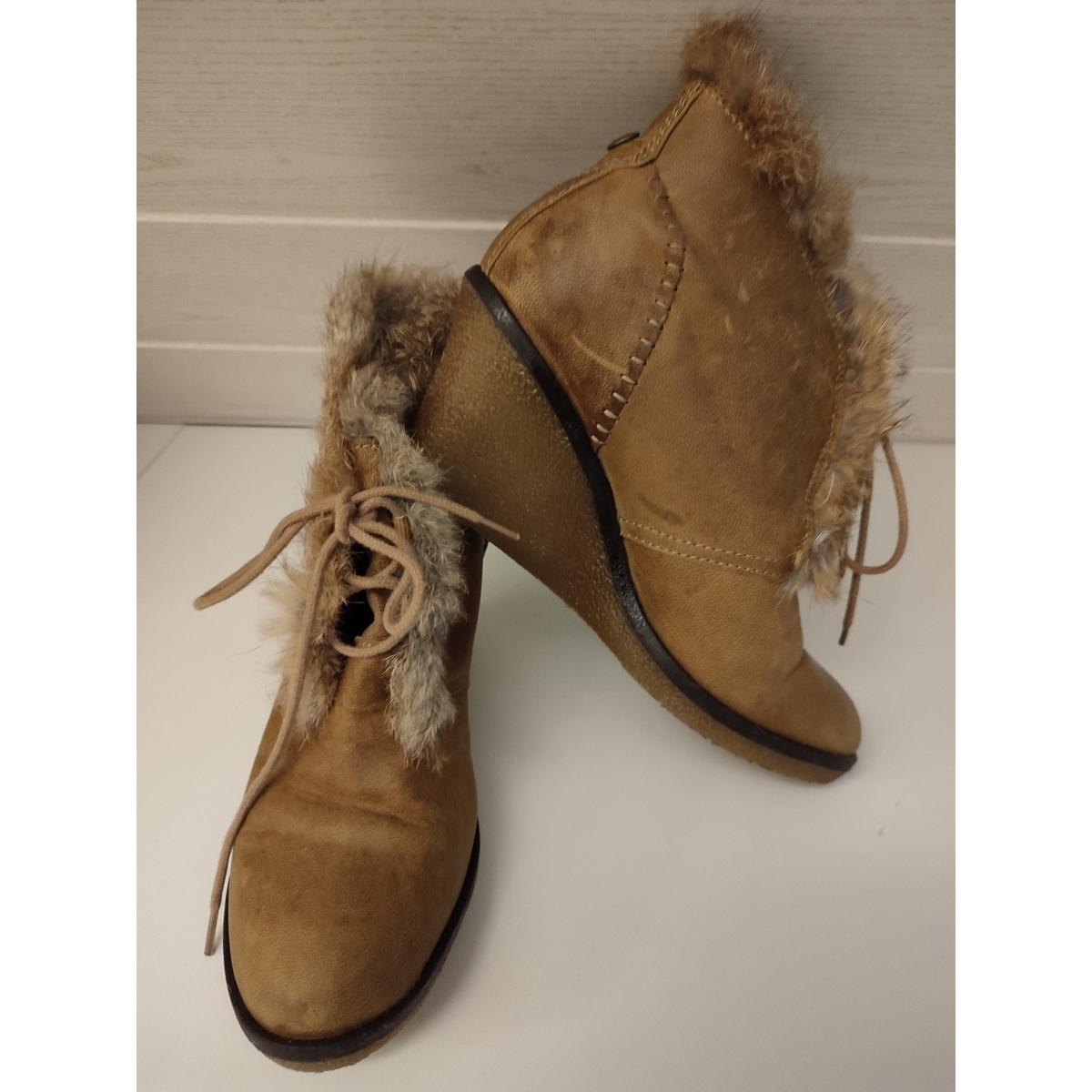 botte-compensee-femme-330ret.jpg Koah Bottines. Talon compensé. Autres Chaussures Bottine Femme 30,00 € – Image 1