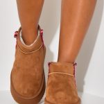 Bottines compensées fourrées en suédine brodées
