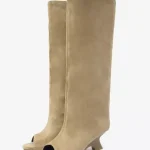 Bottes hautes en daim à bout ouvert et talon design