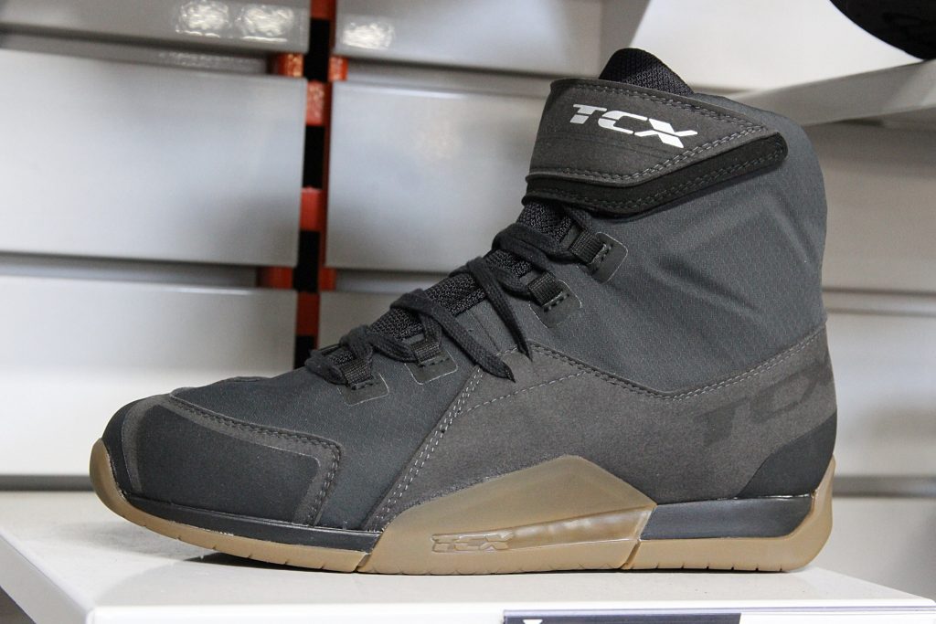 bottine-moto-homme-160kuj-1.jpg Comment bien choisir ses chaussures moto ? | Motoshopping – Image 1
