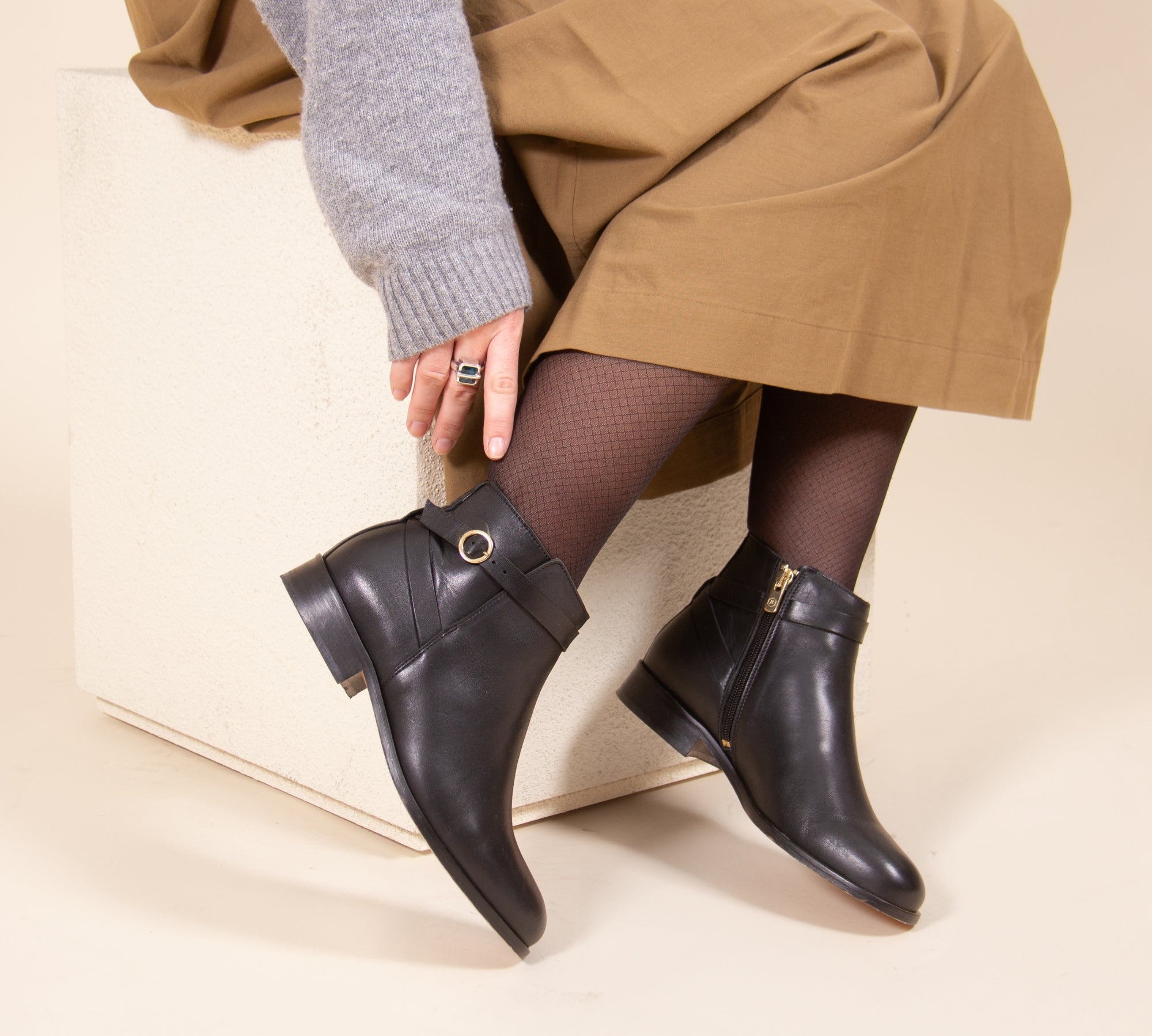 bottines-basses-femme-726lrj-1.jpg Bottines plates femme élégantes et confortables | JULES & JENN – Image 1