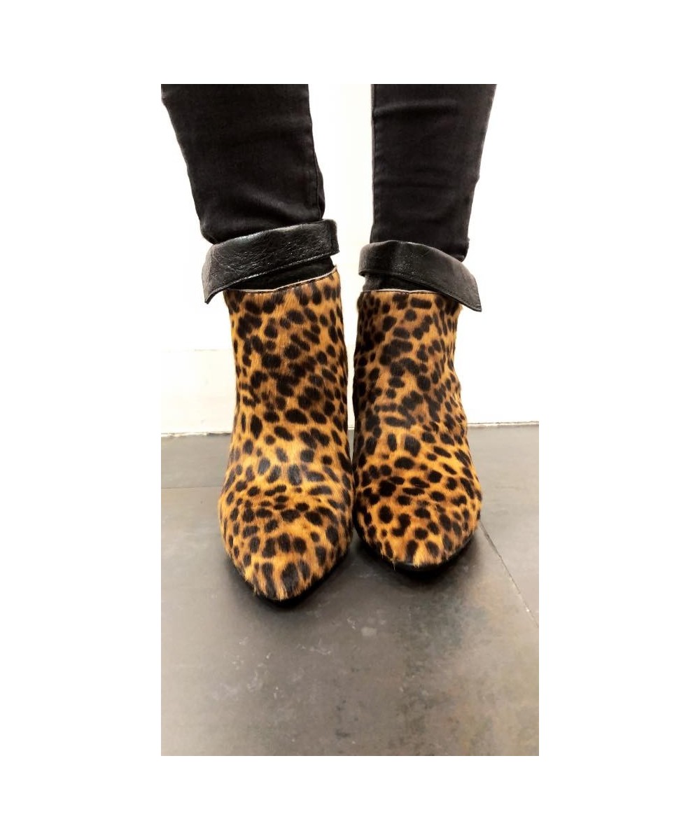 bottines-leopard-961ird-1.jpg Nouvelle ligne leopard de talon bizuté en bottine femme signée OSMOSE – Image 1